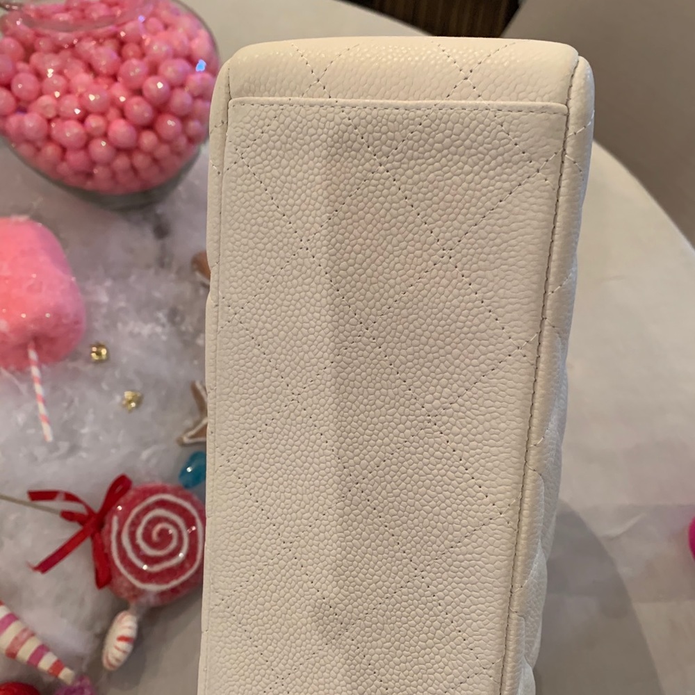 CHANEL Caviar leather Maxi - Picture 8 of 14